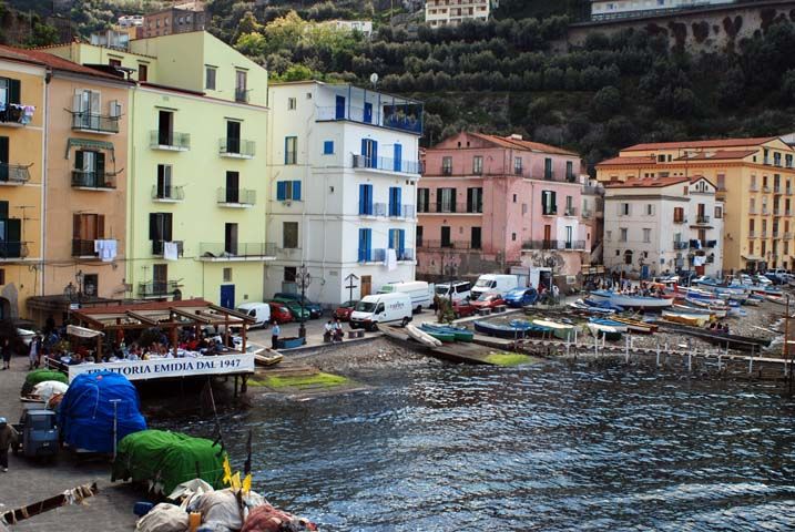 Le barche e le case di Marina Grande a Sorrento