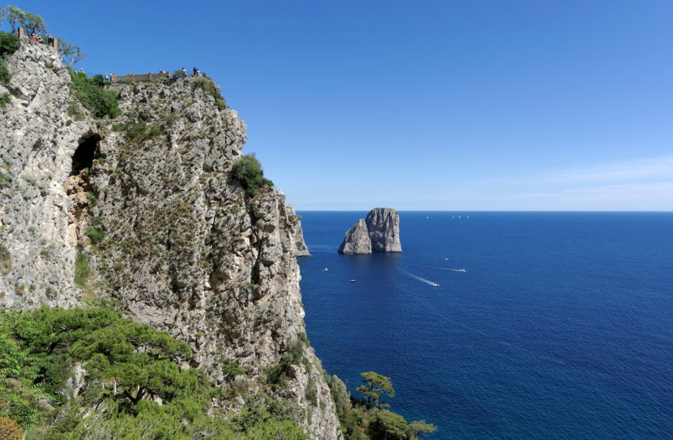 I Faraglioni di Capri visti dall'alto della scogliera